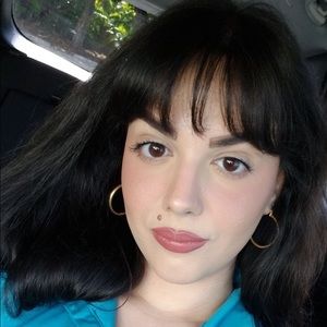 Meet your Posher, Vanessa